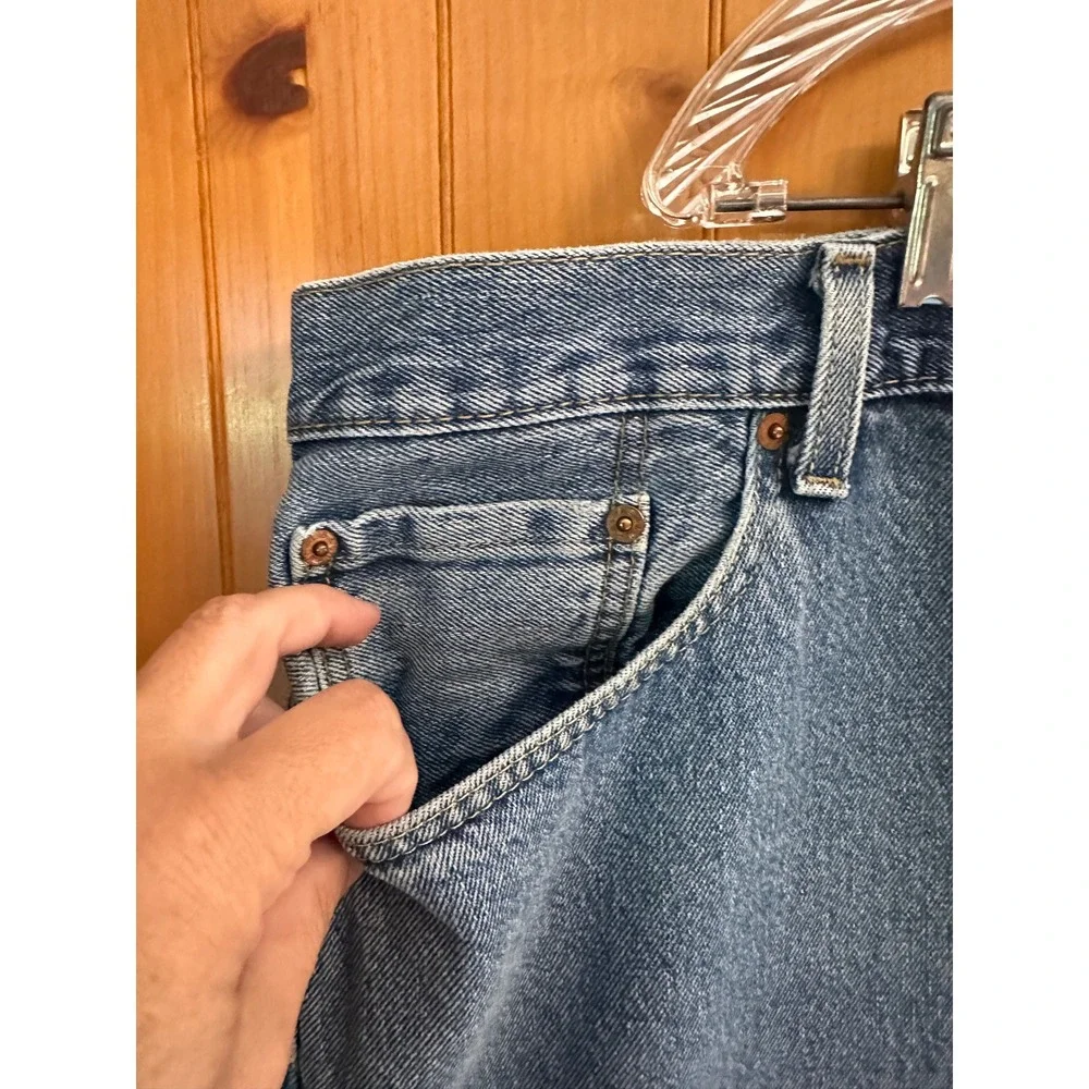Levis 550 Relaxed Fit Tapered Leg Jeans Mens Medium Wash Blue Denim 48x30